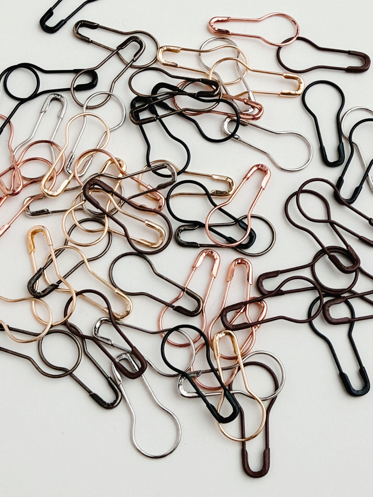 60-Piece Metal Bulb Stitch Markers for Knitting | Neutral Mix